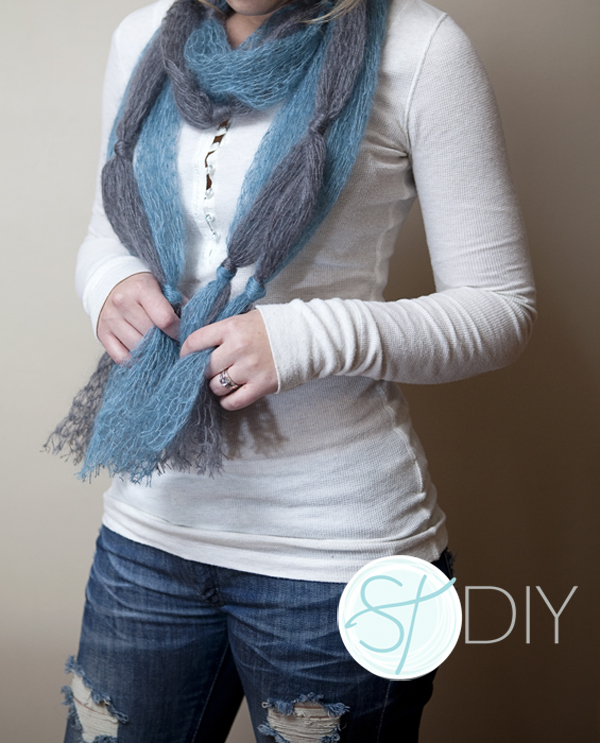 easy grey and turquoise knotted scarf tutorial on SomethingTurquoise.com