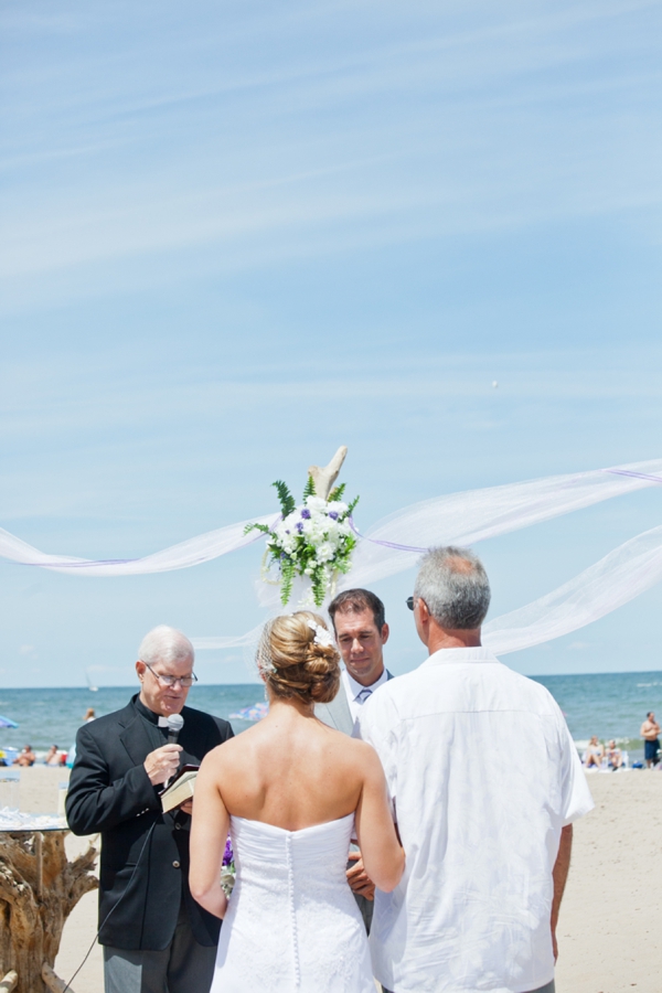 SomethingTurquoise_DIY_beach_wedding_Kristen_Nicole_Photography_0014.jpg