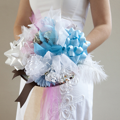 Bridal shower ribbon bow-quet