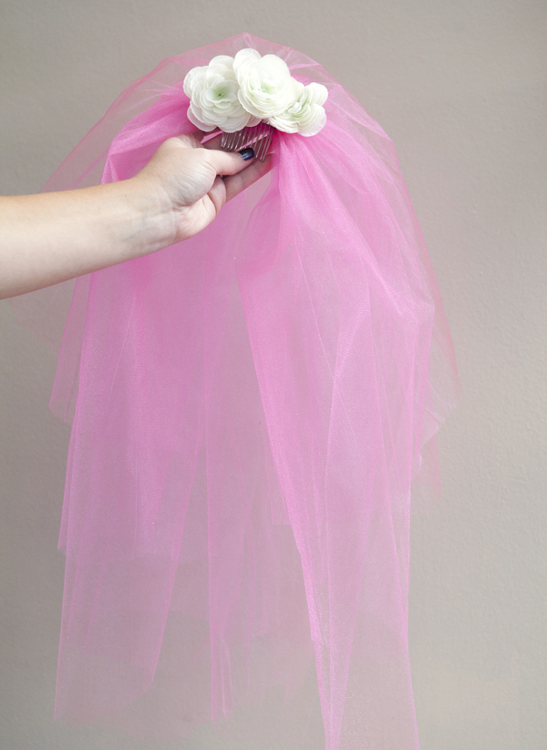 how to make a silly bachelorette party veil