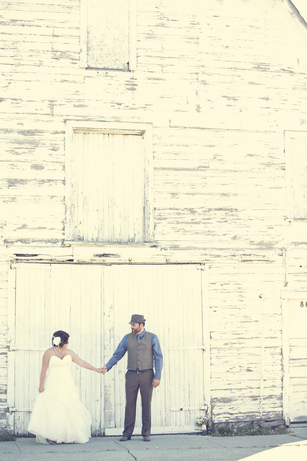 ST_Red_Bloom_Photography_rustic_wedding_6