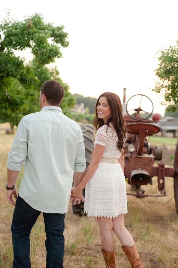 ST_Marcella_Treybig_Photography_orchard_engagement_0009.jpg