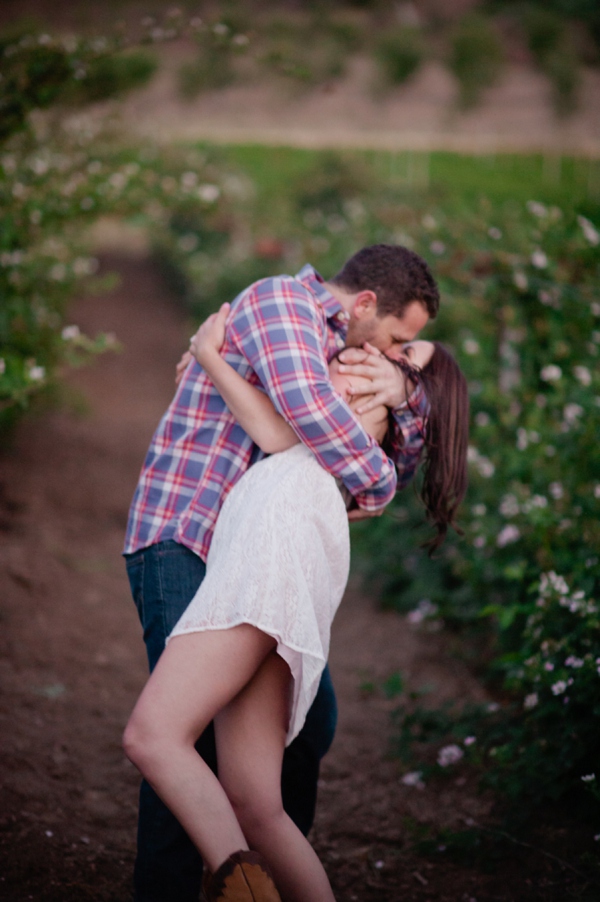 ST_Marcella_Treybig_Photography_orchard_engagement_0017.jpg