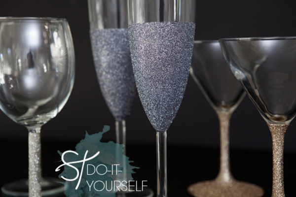 How to Make Glitter Wine Glasses