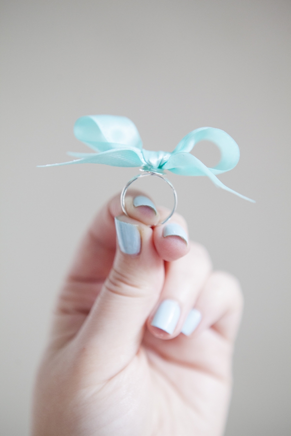 ST-DIY-stiff-ribbon-bow-ring-bridesmaid-gift_0010.jpg