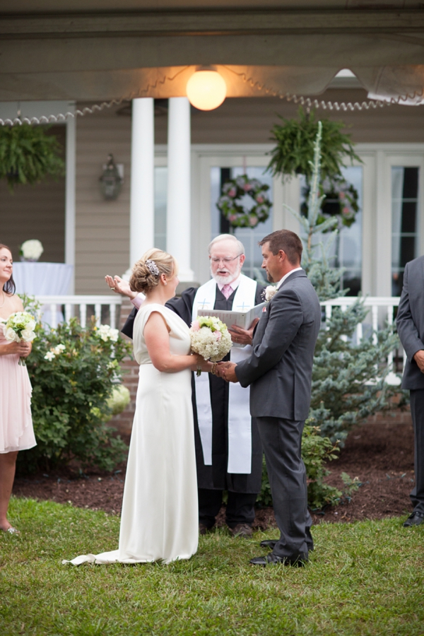 SomethingTurquoise-DIY-backyard-wedding-Gayle-Driver-Photography_0023