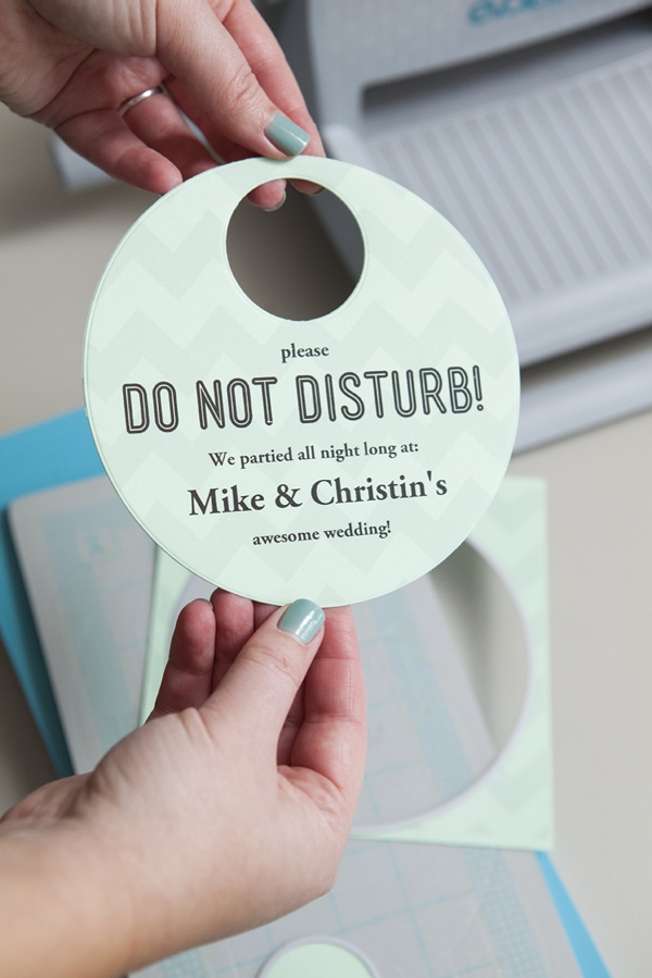 SomethingTurquoise_DIY-Do-Not-Disturb-Sign_0006.jpg