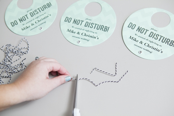 SomethingTurquoise_DIY-Do-Not-Disturb-Sign_0009.jpg