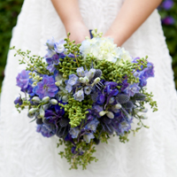 diy-blue-wedding-bouquet