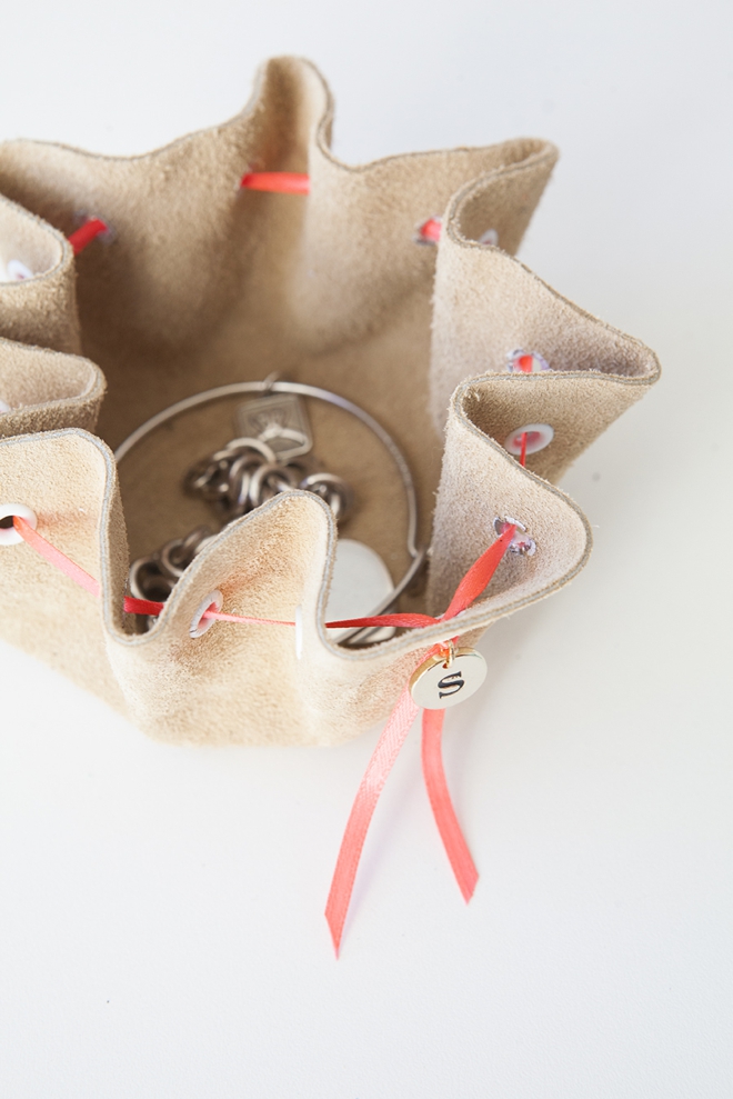 How to make a no-sew leather jewelry pouch!