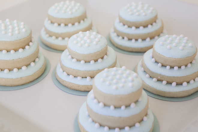 How to make stacked wedding cake cookies!