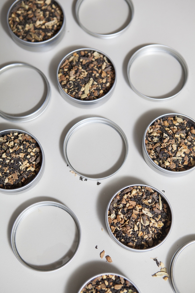 Learn how to make tea wedding favors