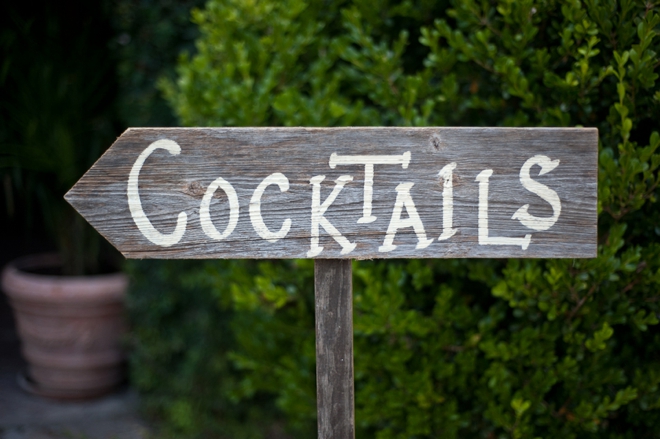 cocktails sign