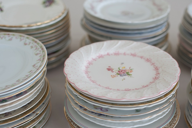vintage plates for a wedding