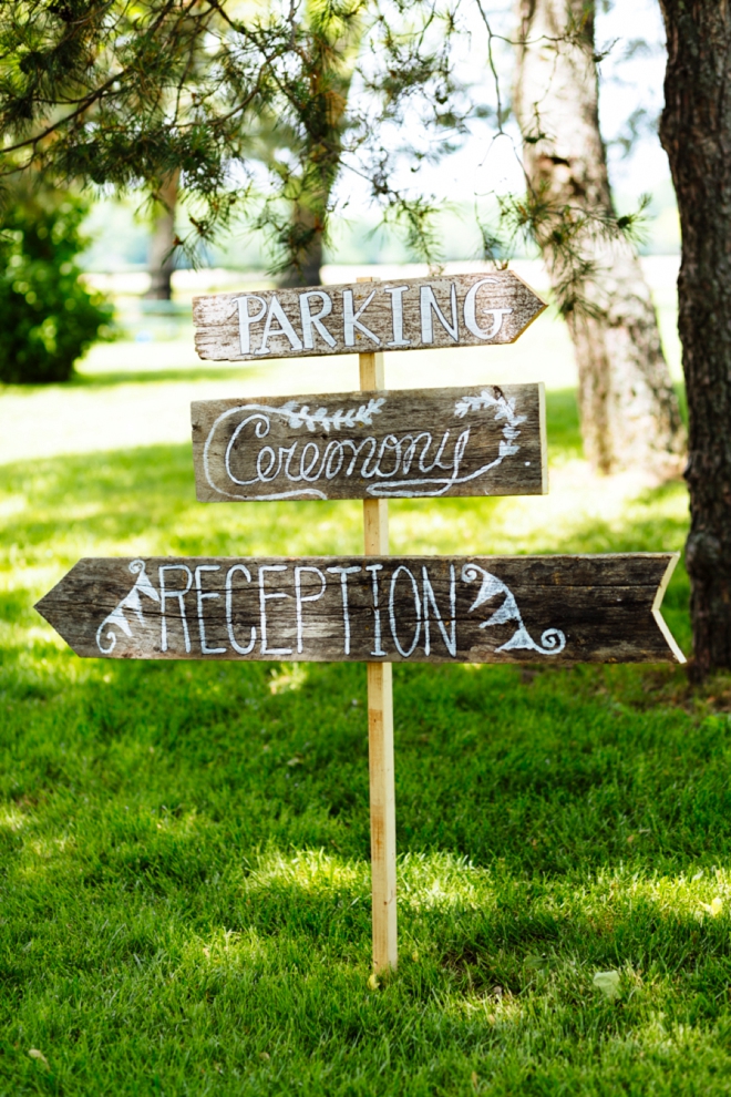 Darling wedding directional sign