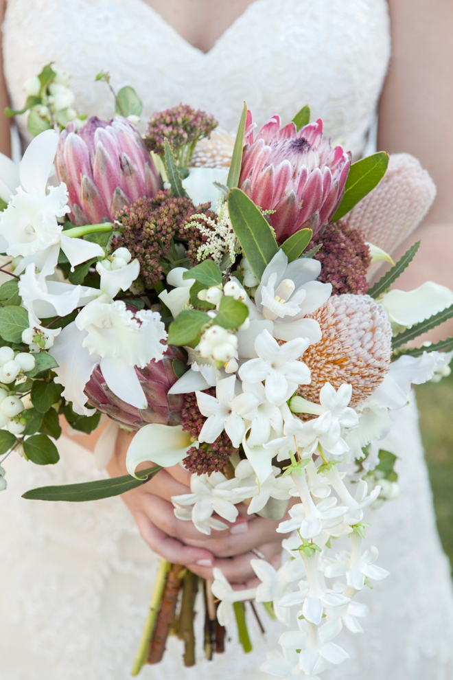 White fall wedding bouquet