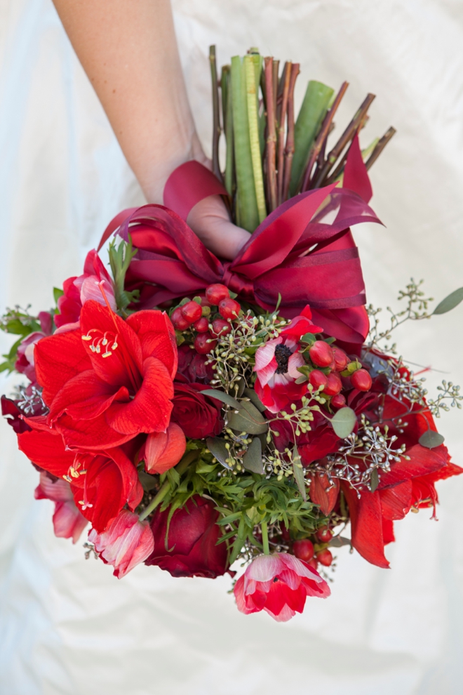 Bouquet Blueprint // Stunning red christmas wedding bouquet