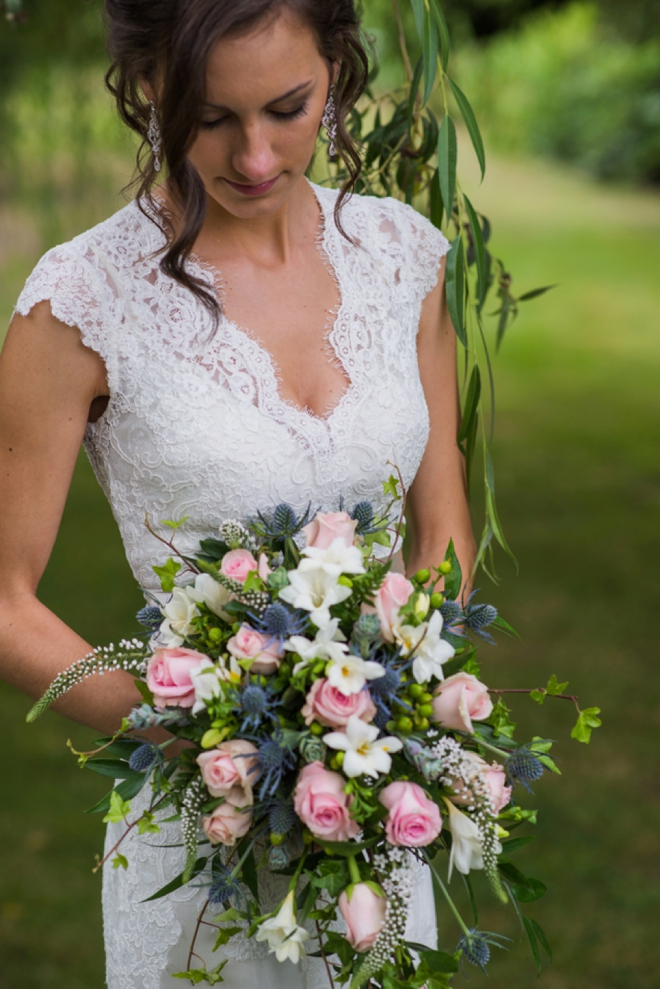 Gorgeous bride and her flowers