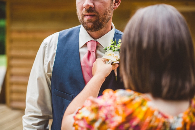 Pinning on the boutonniere