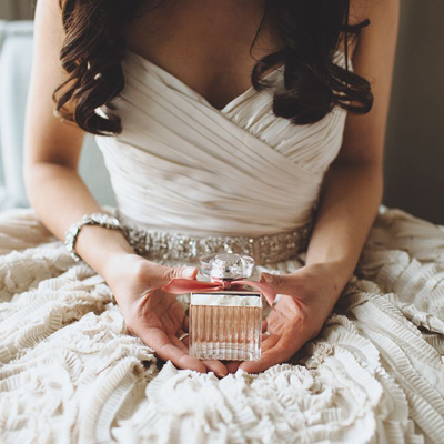 Why You Need To Wear A Special Perfume On Your Wedding Day