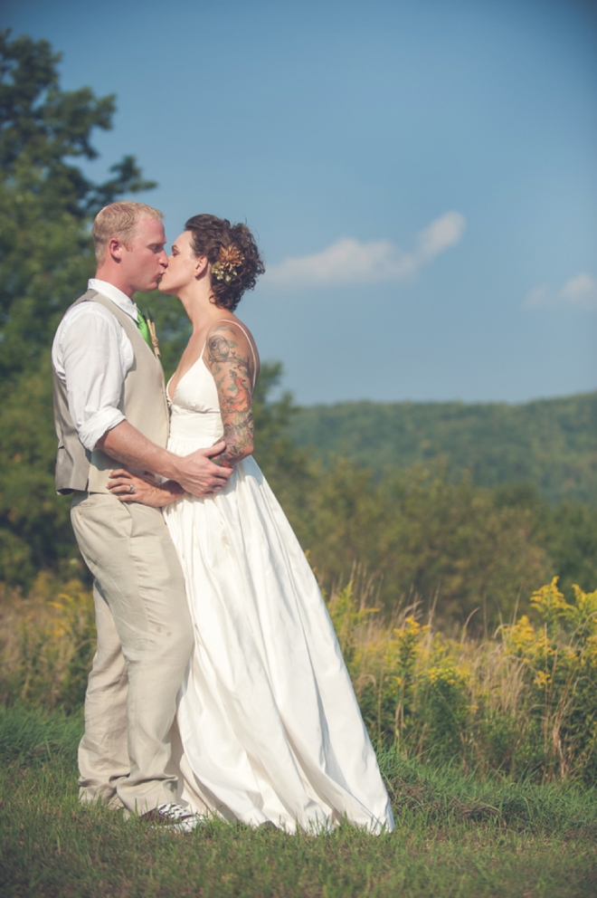 Awesome rustic DIY wedding at a family cabin, must see!