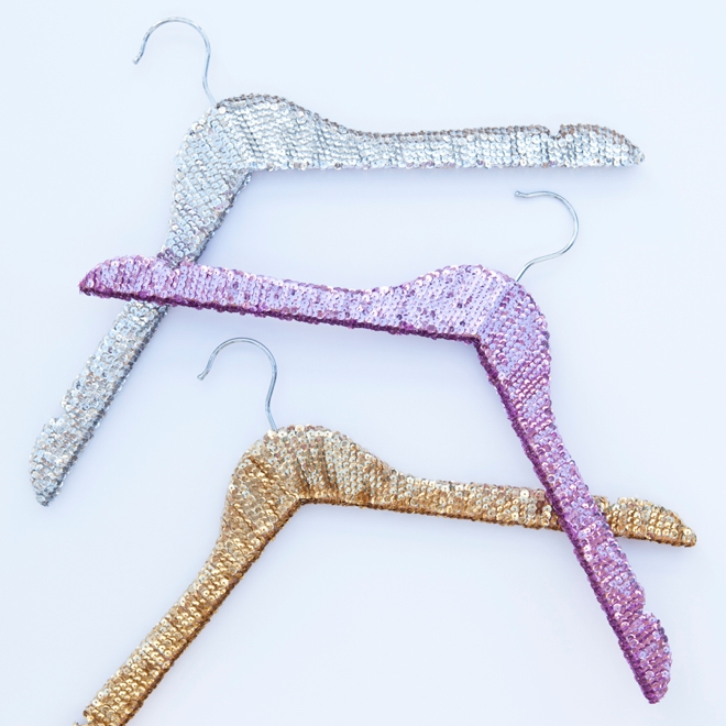 How to make DIY fabric hangers 