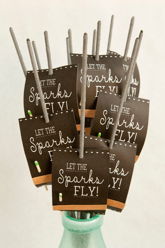 DIY Wedding Sparkler Tag and Sign project, with free printables!