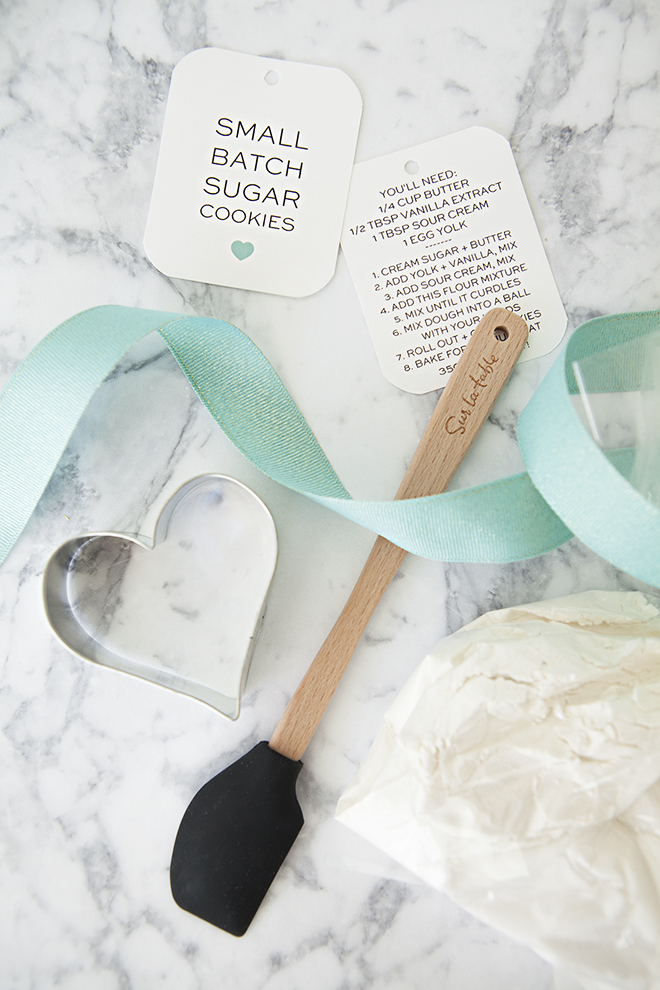 DIY - Small Batch Sugar Cookie Mix Favor with mini-spatula and heart cookie cutter, plus free tags!