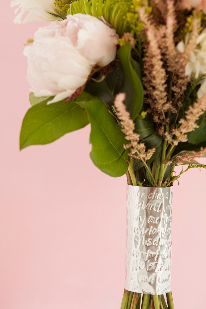Awesome, DIY metallic wedding bouquet wraps!