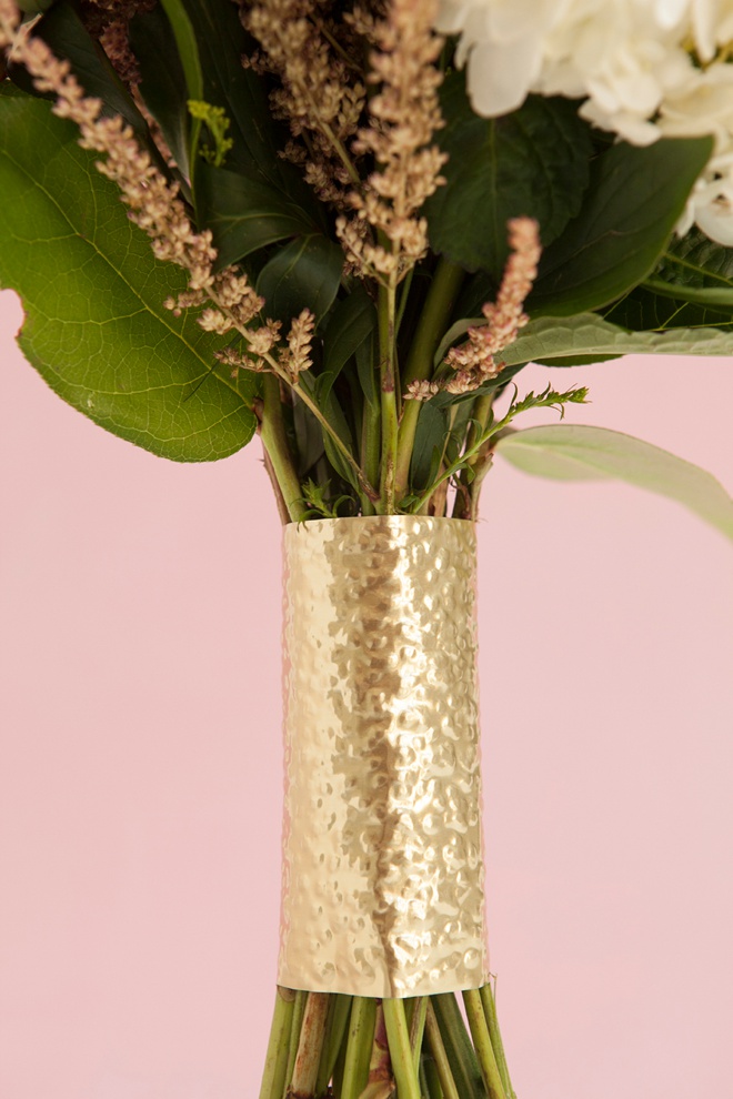 Awesome, DIY metallic wedding bouquet wraps!