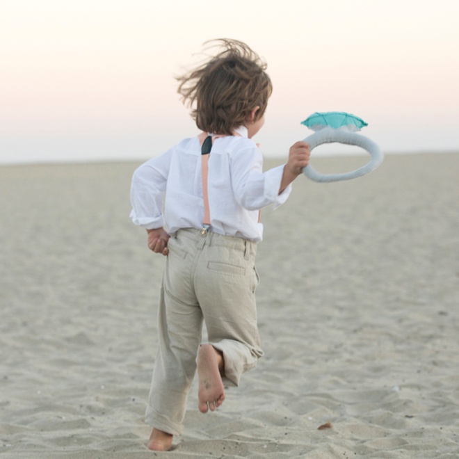 Awesome, DIY giant felt diamond ring for your ring bearer!