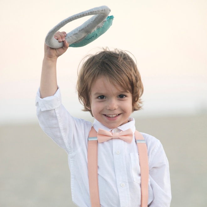 Awesome, DIY giant felt diamond ring for your ring bearer!