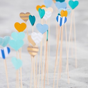 Awesome DIY idea for making heart picks for wedding aisle decor!