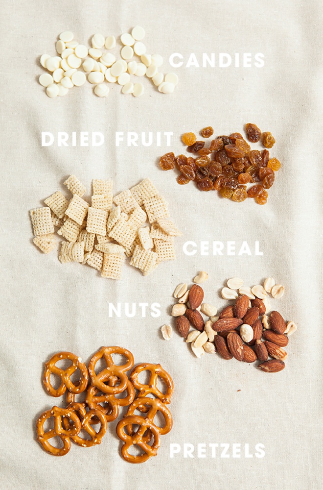 Ingredients for DIY mason jar trail mix wedding favors!