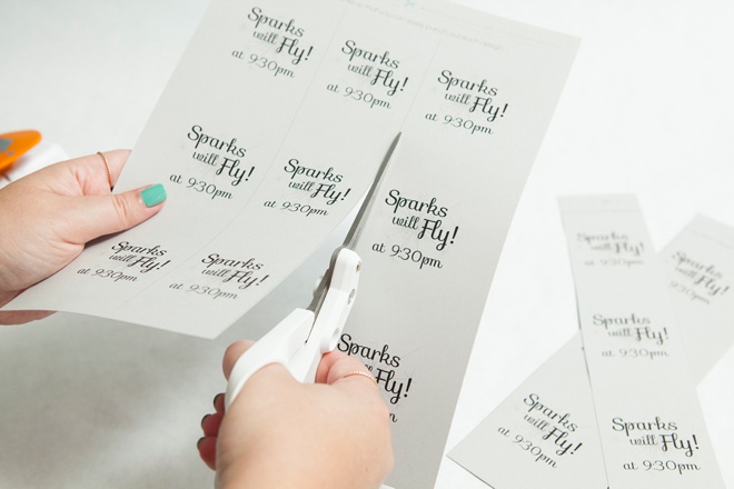 Awesome DIY idea for making wedding sparkler exit tags, with free editable design!