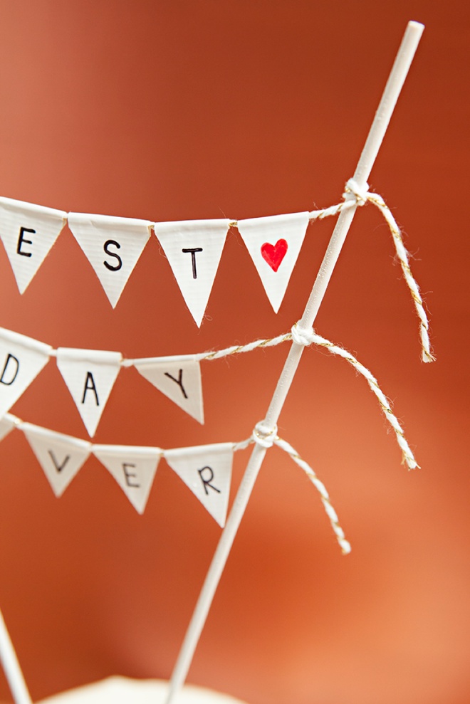 Adorable simple DIY bunting cake topper!