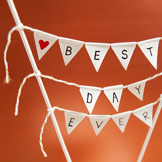 Adorable simple DIY bunting cake topper!