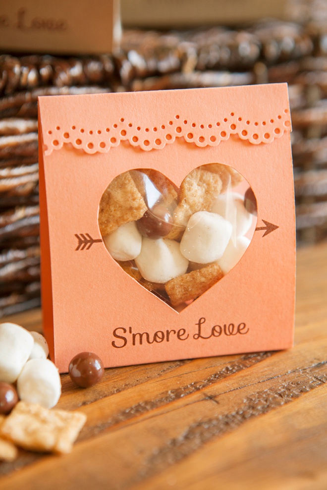 Adorable idea for s'mores wedding favors - so unique! Free design too!