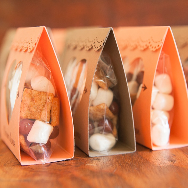 Adorable idea for s'mores wedding favors - so unique! Free design too!