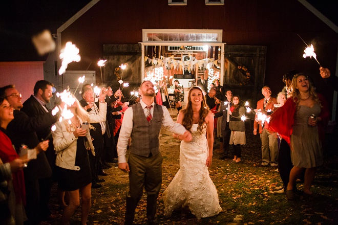 How gorgeous is this sparkler send off?! Love!