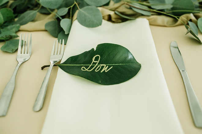 Handwritten live leaf place cards!