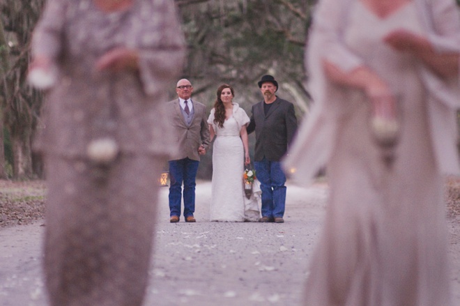 Loving this boho wedding at sunset!