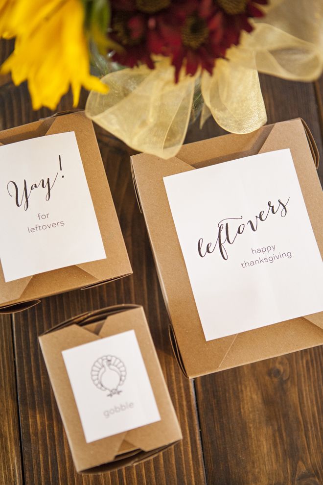 Free printable Thanksgiving to-go box labels! 