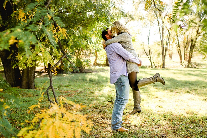 We love this darling engagement session!