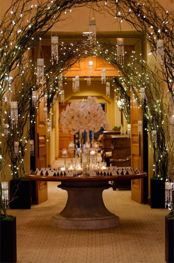 15 Ways To Decorate Your Wedding With Twinkle Lights 