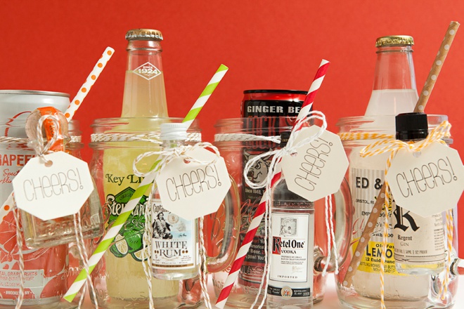 How to make your own mason jar cocktail gifts, best gifts ever!