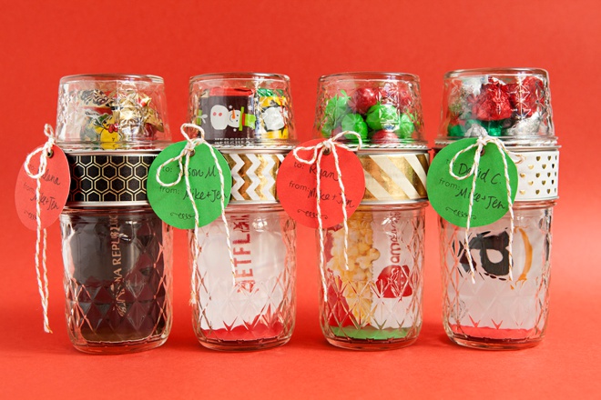 Glue two mason jar lids together to make the most darling gift card and candy holder!