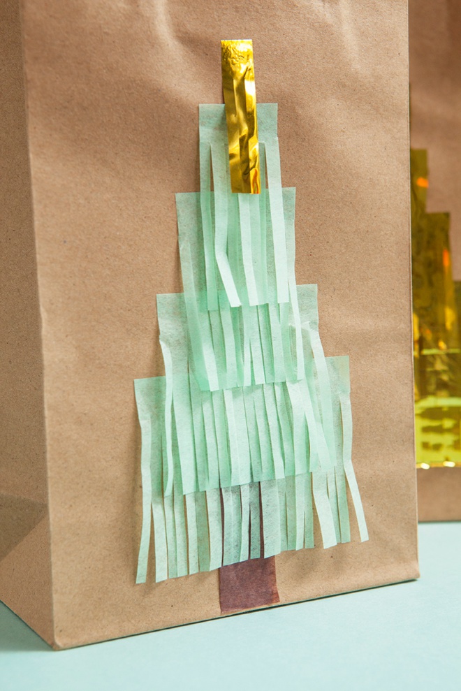 Darling idea for DIY fringe Christmas tree gift bags!