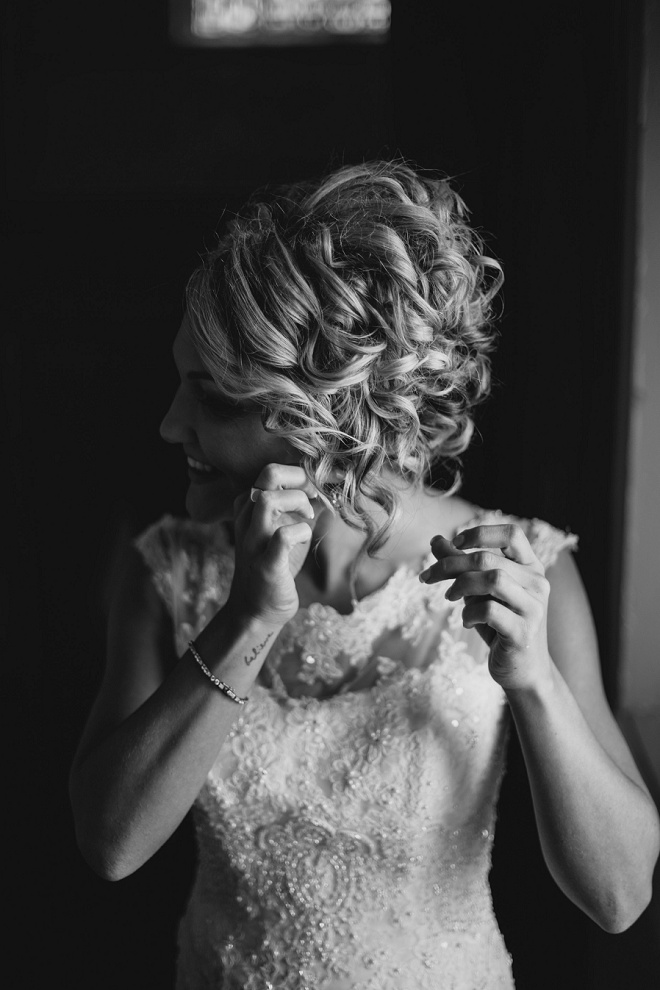We love this Bride's getting ready photos!