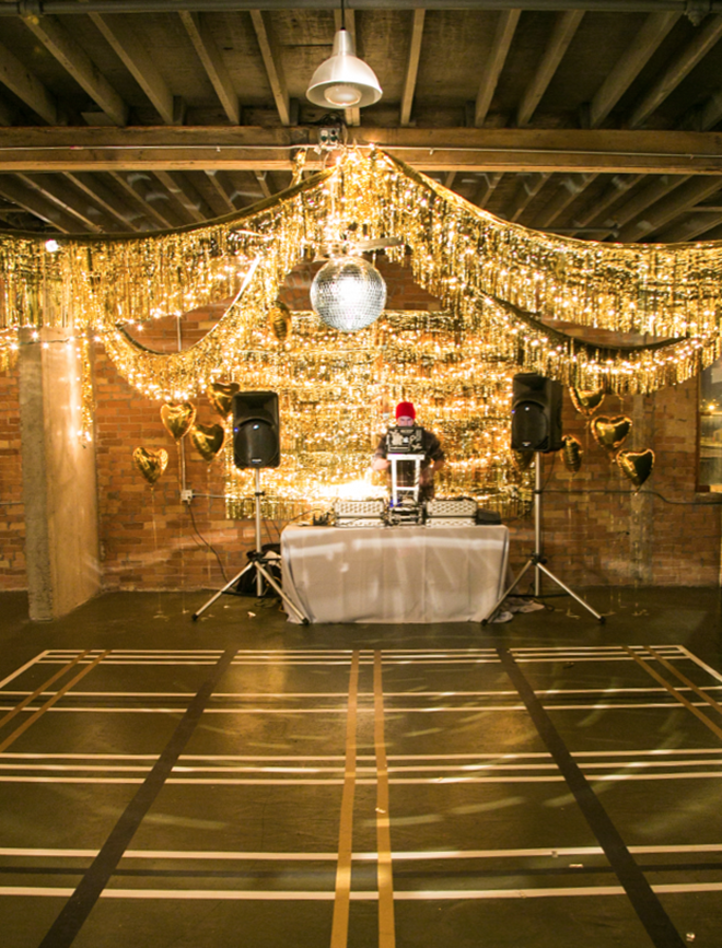 15 Ways To Decorate Your Wedding With Twinkle Lights